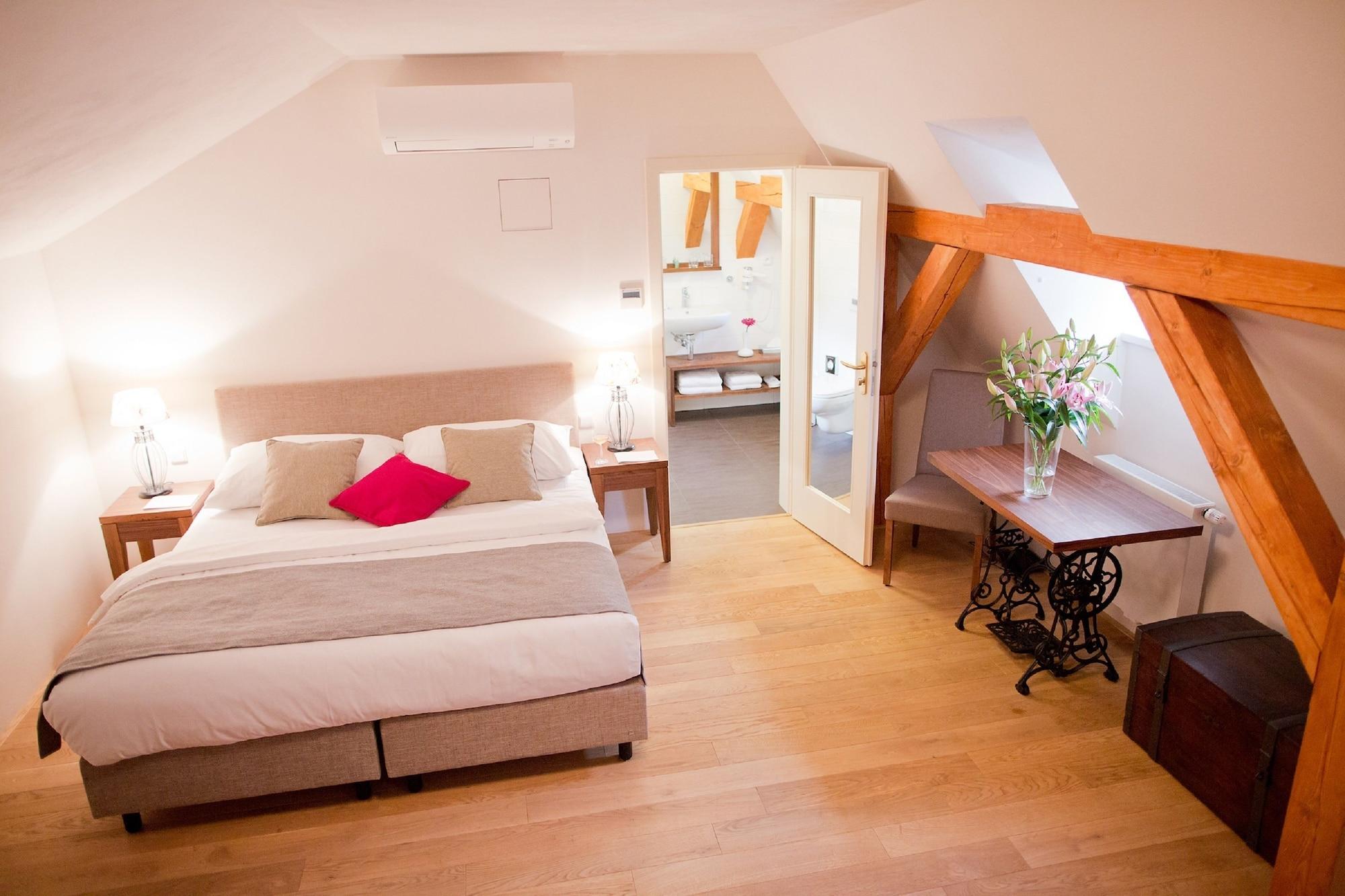 Hotel Golden Key Prague Castle Dış mekan fotoğraf
