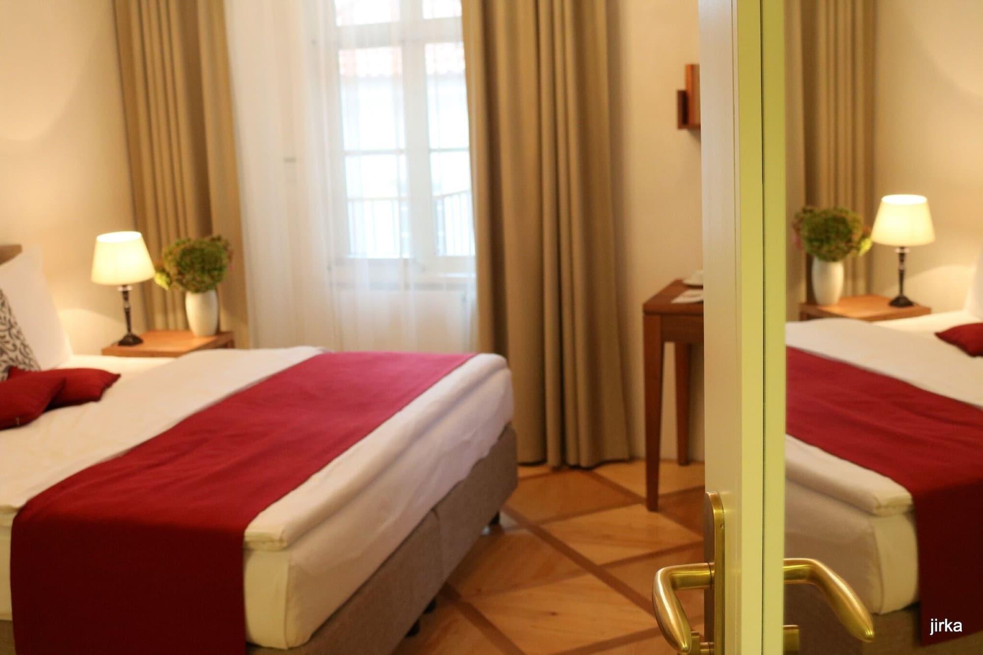 Hotel Golden Key Prague Castle Dış mekan fotoğraf