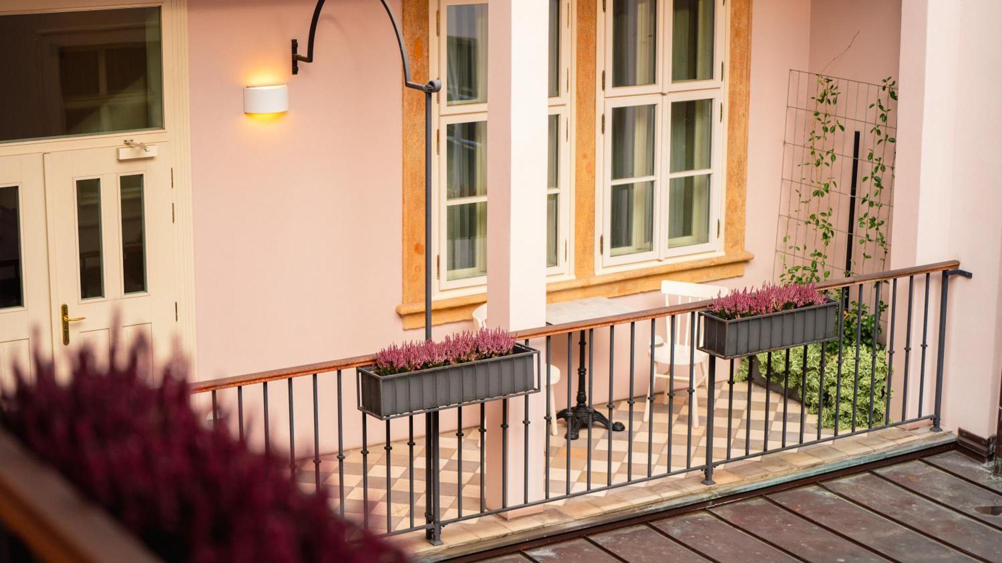Hotel Golden Key Prague Castle Dış mekan fotoğraf