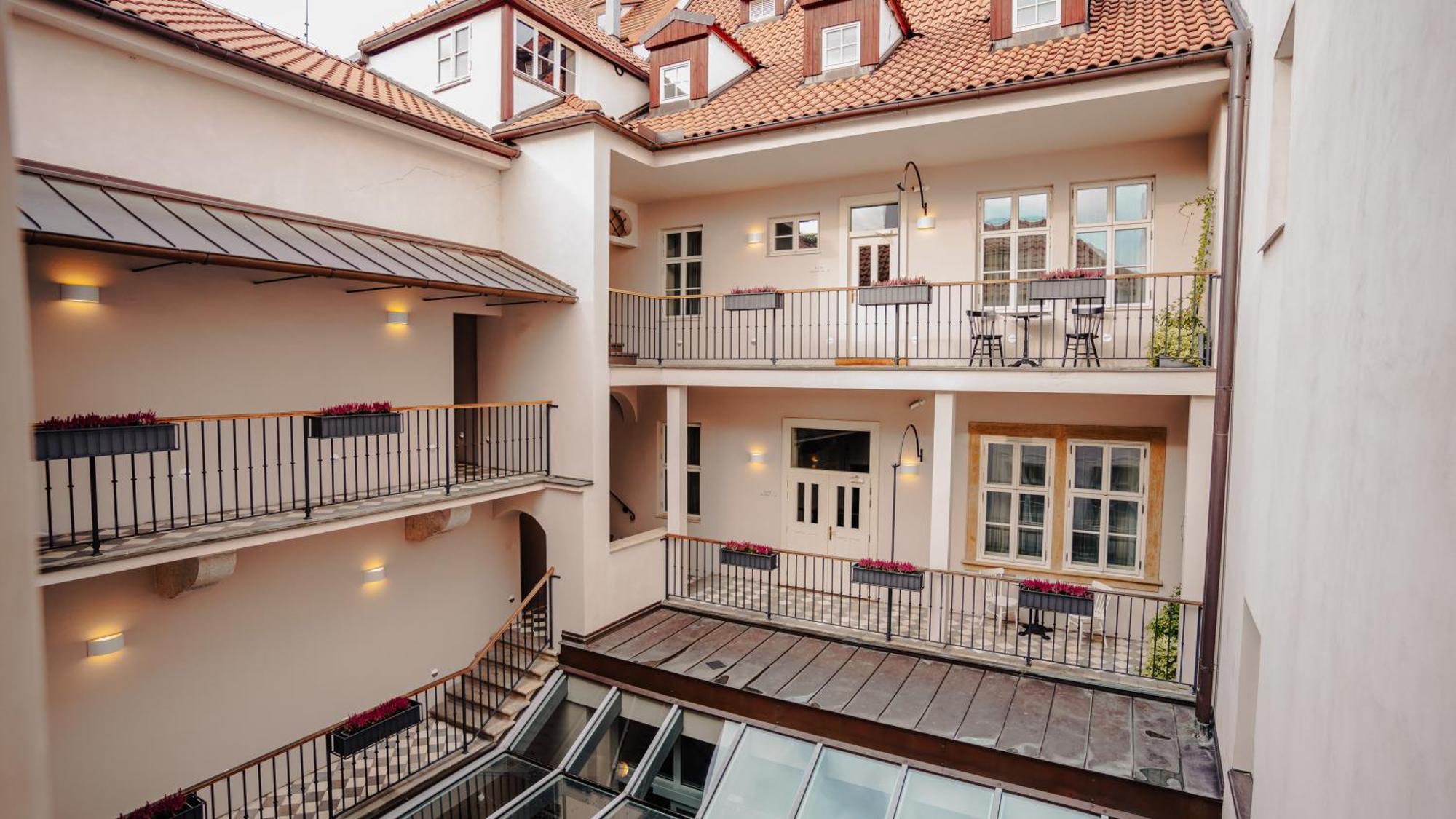 Hotel Golden Key Prague Castle Dış mekan fotoğraf