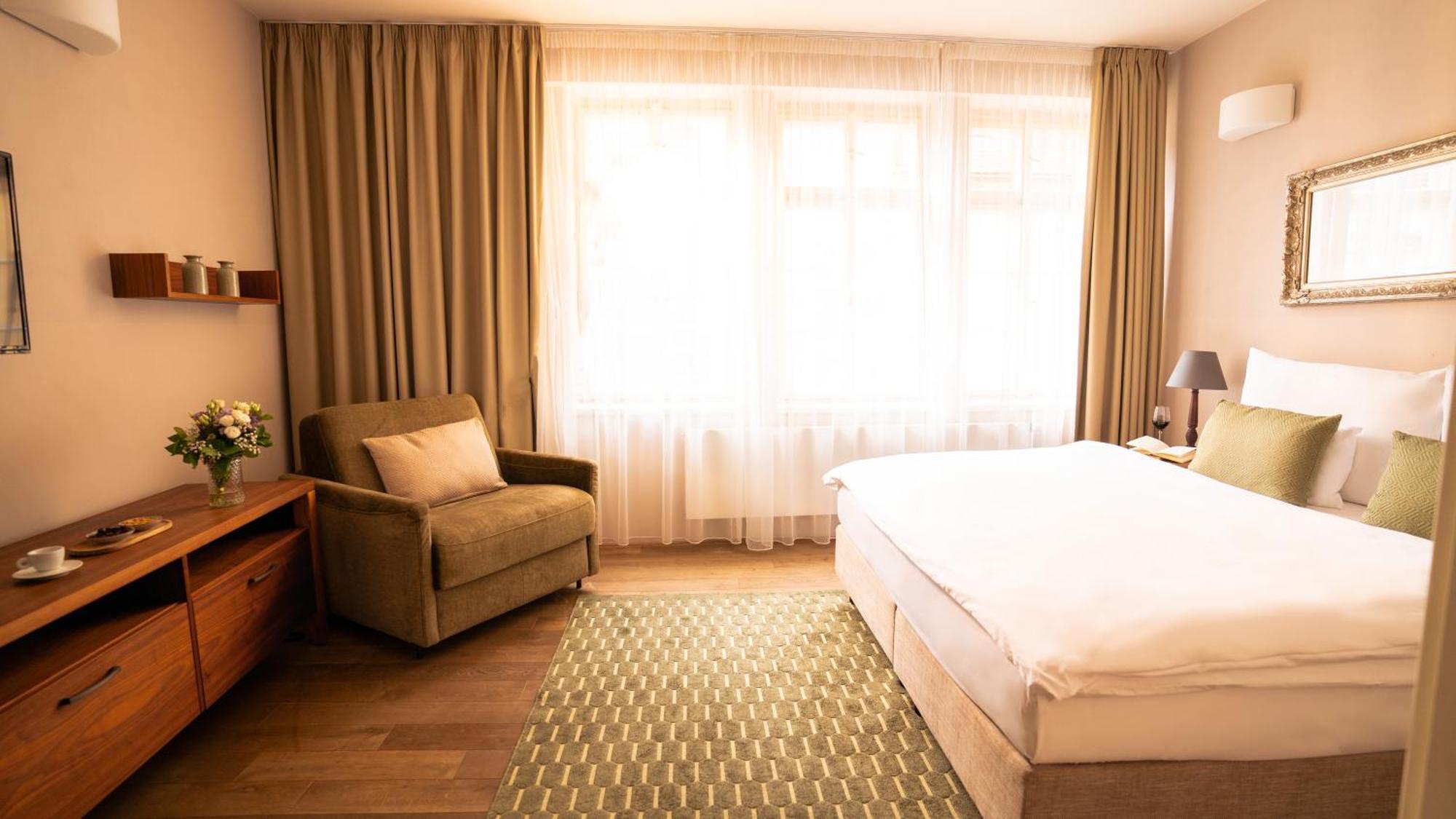Hotel Golden Key Prague Castle Dış mekan fotoğraf