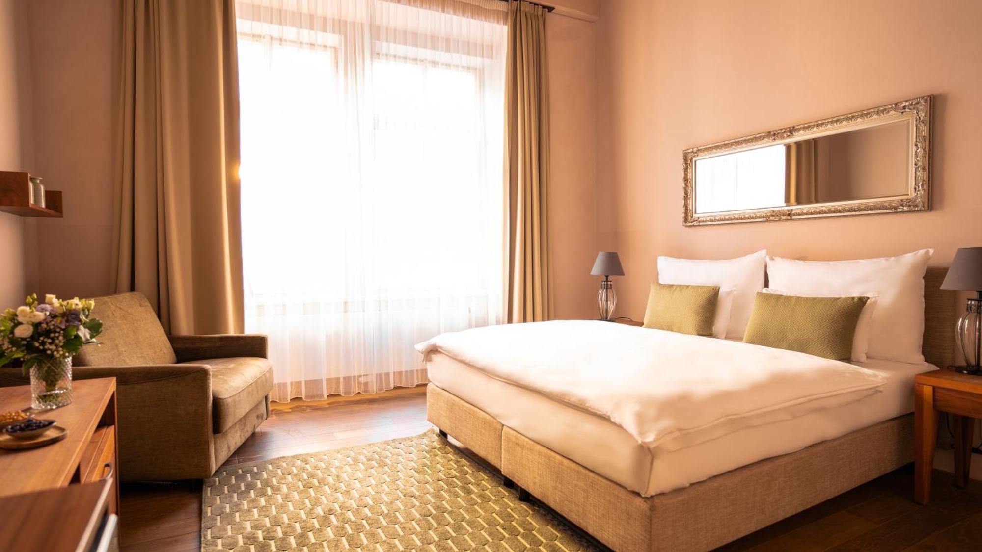 Hotel Golden Key Prague Castle Dış mekan fotoğraf